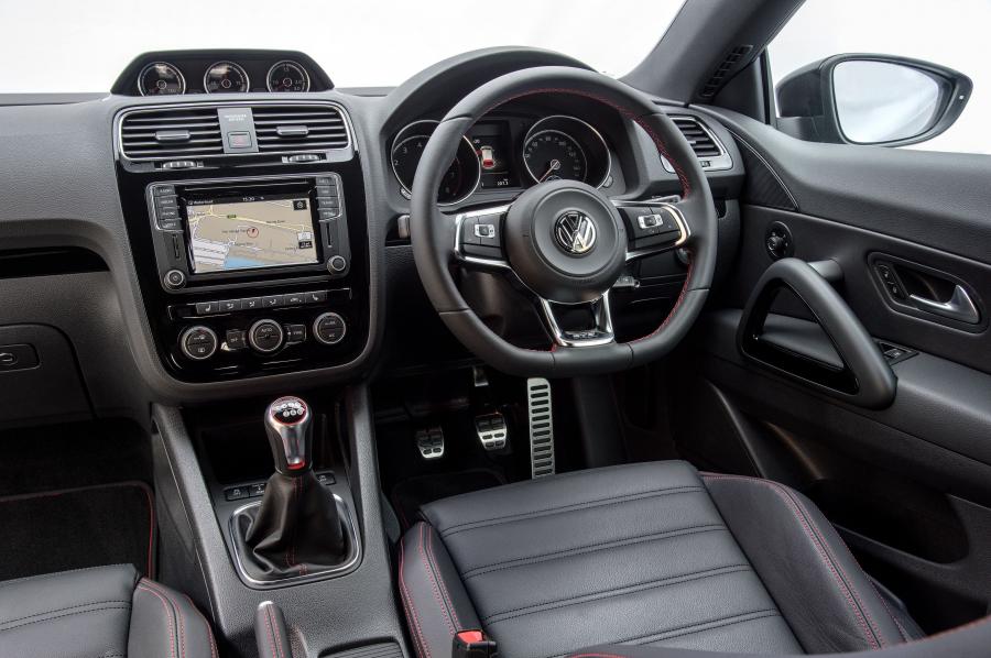 Интерьер Volkswagen Scirocco GTS 2016 года  (UK) (фото 29 из 29)